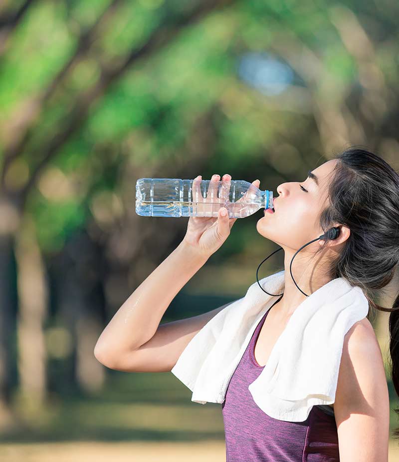 ¿Cómo hidratarse de manera correcta luego de una carrera?