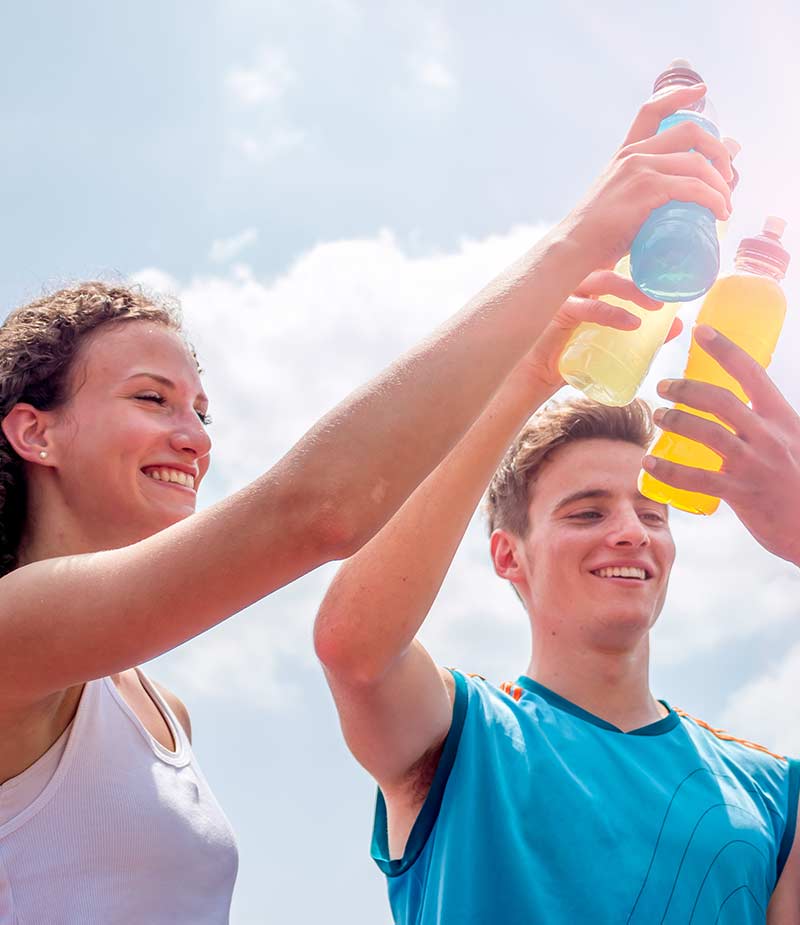 Pros y contras de las bebidas energizantes para los corredores.