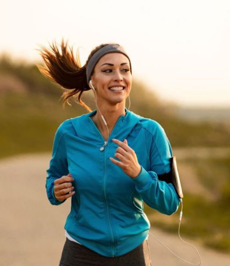 Pros y contras de correr con música