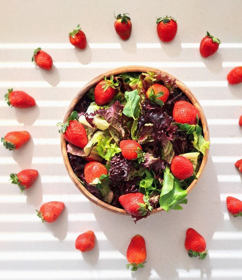 Ensalada de espinacas y fresas: una deliciosa combinación