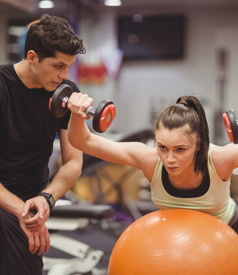 Pros y contras de tener un entrenador personal