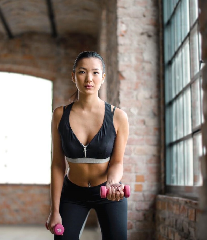 ¡Brazos en forma! Ejercicios de brazos para mujeres