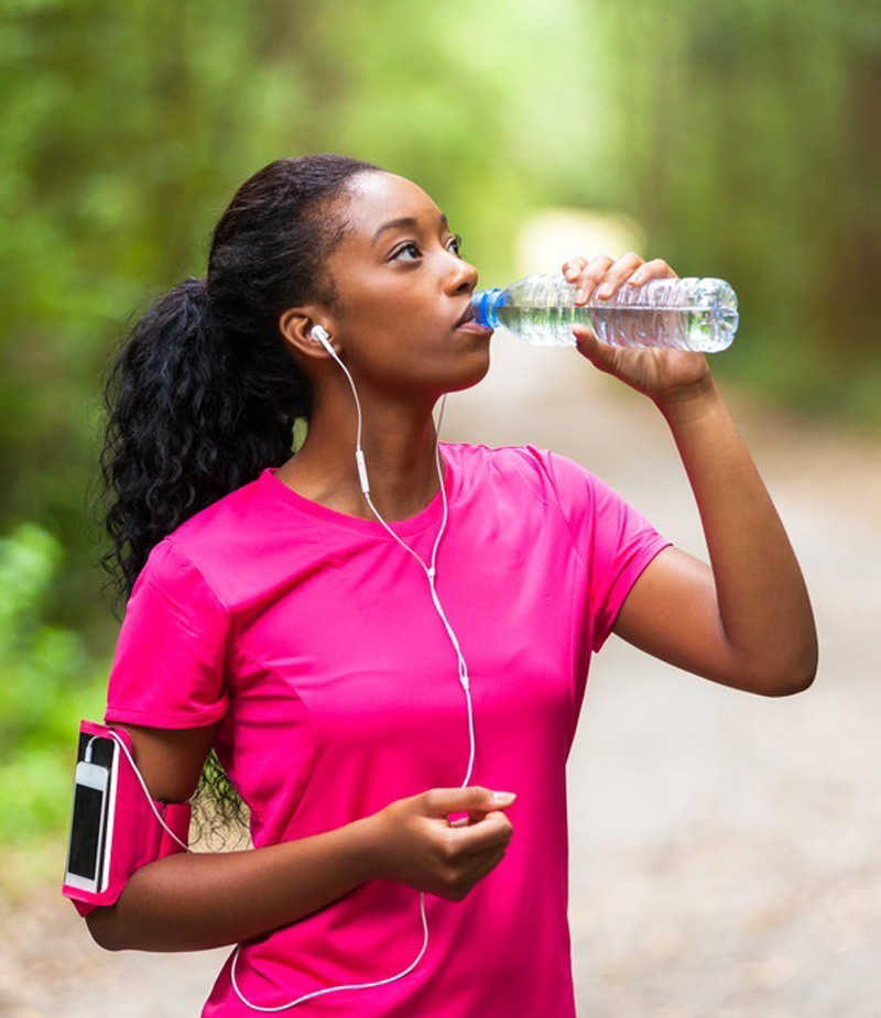 Hidratación correcta: antes, durante y después de correr