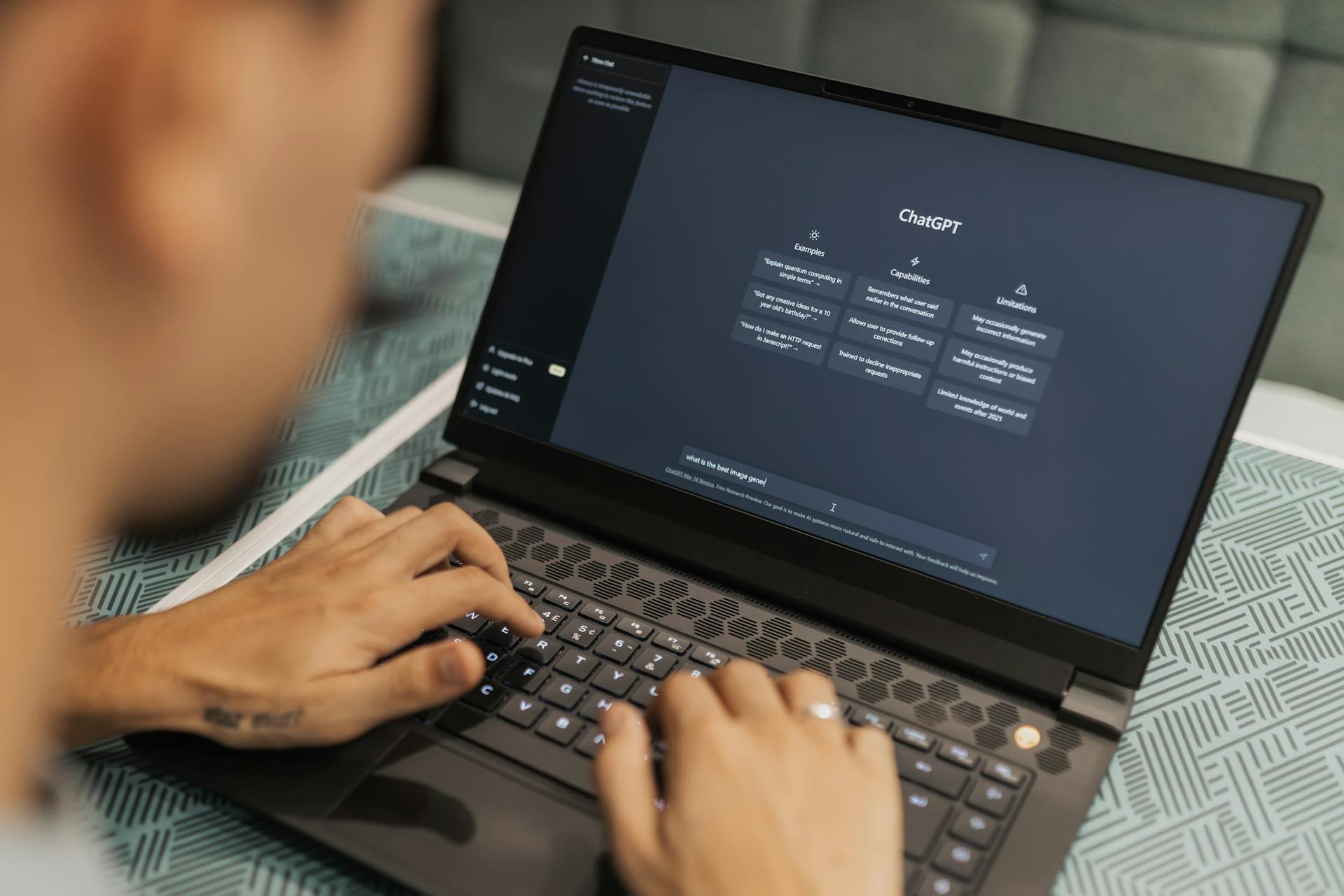 Cómo usar ChatGPT y Gemini en el trabajo