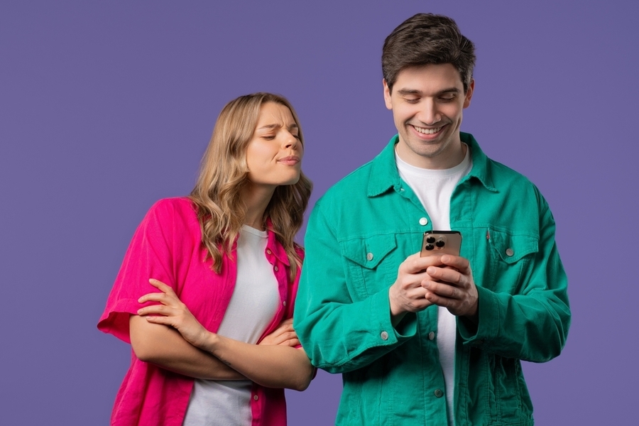 Celos digitales: cuando un “like” se convierte en problema