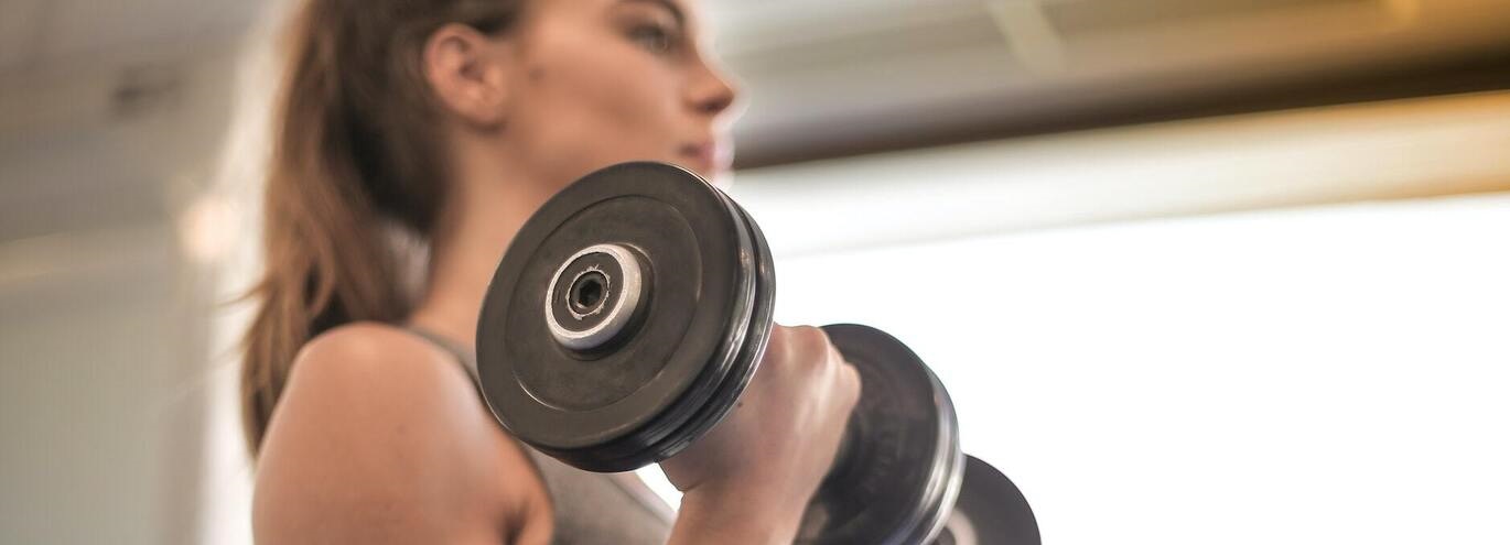 8 beneficios del entrenamiento de fuerza para mujeres